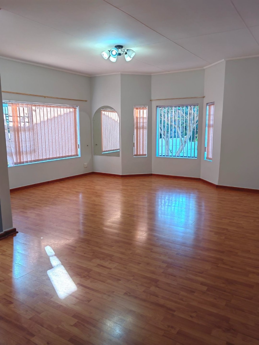 4 Bedroom Property for Sale in Wavecrest Eastern Cape